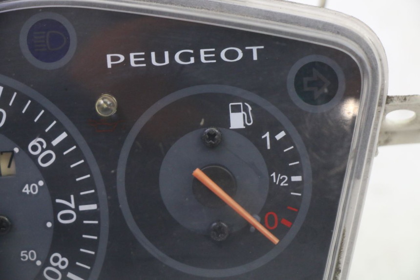 photo de SPEEDOMETER PEUGEOT KISBEE 2T 50 (2010 - 2017) - Zoom on usage condition