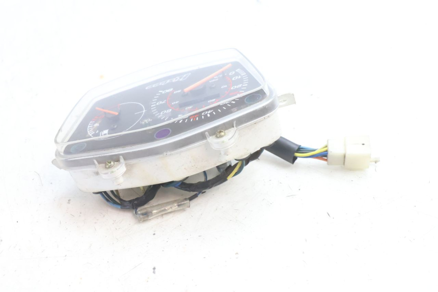 photo de SPEEDOMETER PEUGEOT KISBEE 2T 50 (2010 - 2017) - Product overview