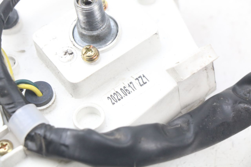 photo de SPEEDOMETER PEUGEOT KISBEE 4T 50 (2018 - 2022) - Zoom on usage condition