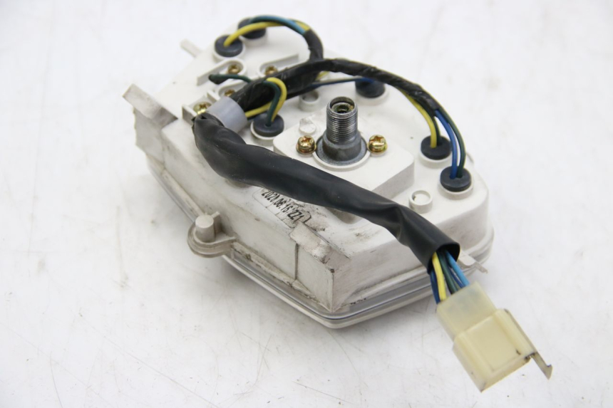 photo de SPEEDOMETER PEUGEOT KISBEE 4T 50 (2018 - 2022) - Alternative perspective