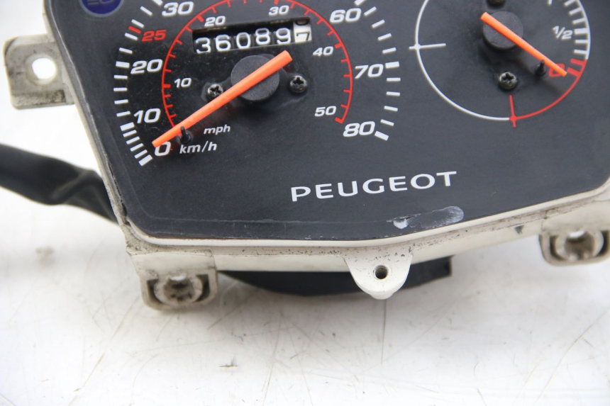 photo de SPEEDOMETER PEUGEOT KISBEE 4T 50 (2018 - 2022) - Alternative perspective
