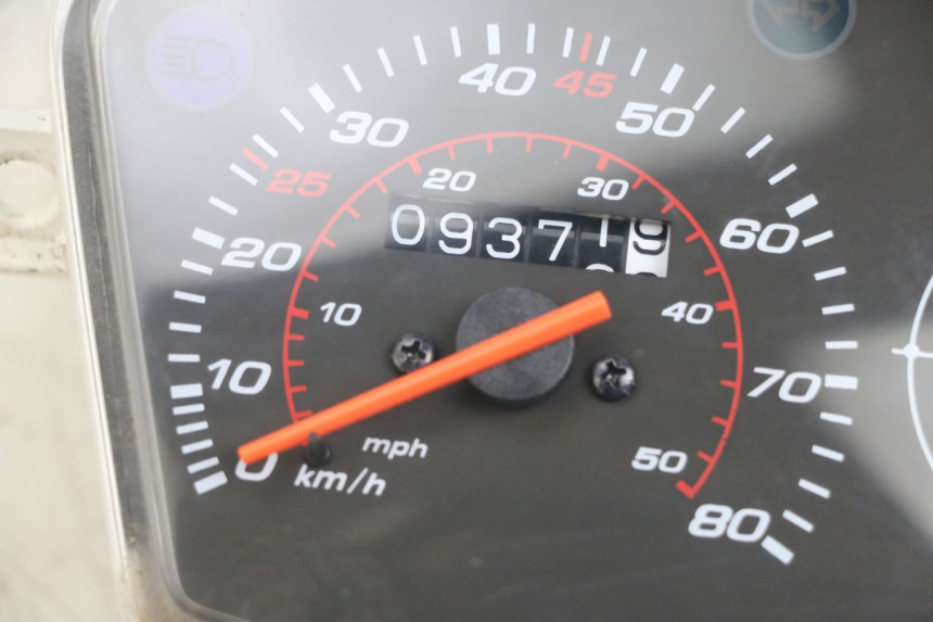 photo de SPEEDOMETER PEUGEOT KISBEE 4T 50 (2018 - 2022) - Surface and material condition