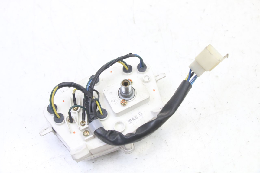 photo de SPEEDOMETER PEUGEOT KISBEE 4T 50 (2018 - 2022) - Fixing points details