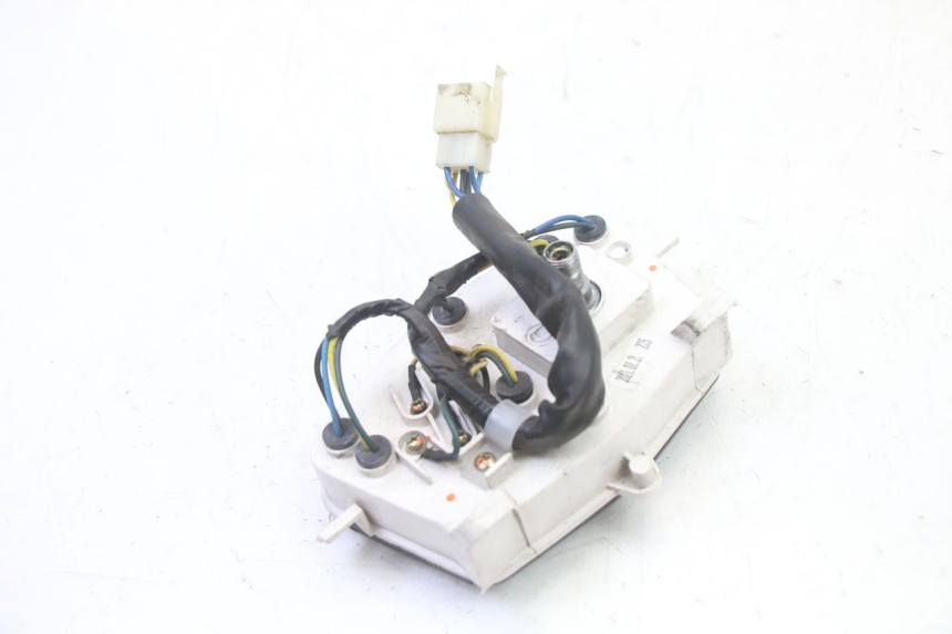 photo de SPEEDOMETER PEUGEOT KISBEE 4T 50 (2018 - 2022) - Fixing points details