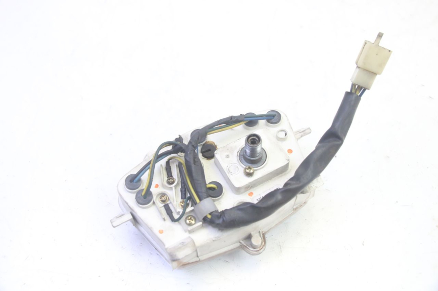 photo de SPEEDOMETER PEUGEOT KISBEE 4T 50 (2018 - 2022) - Fixing points details