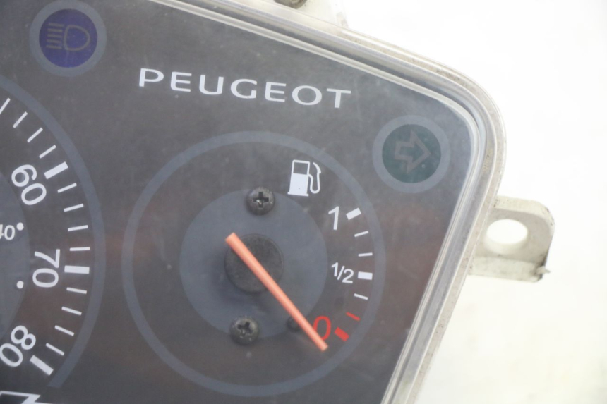 photo de SPEEDOMETER PEUGEOT KISBEE 4T 50 (2010 - 2017) - Zoom on usage condition