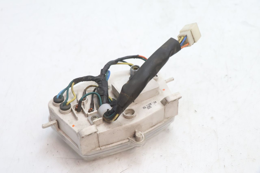photo de SPEEDOMETER PEUGEOT KISBEE 4T 50 (2010 - 2017) - Fixing points details