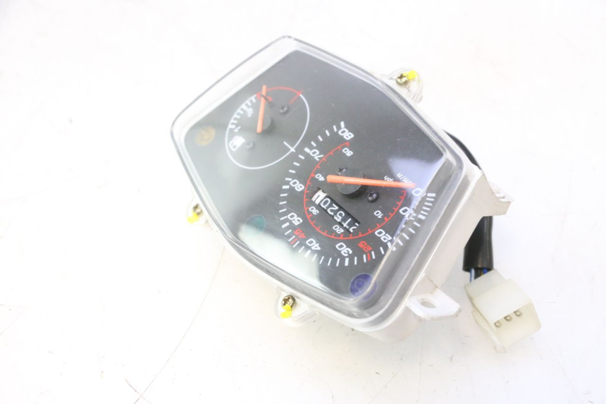 photo de SPEEDOMETER PEUGEOT KISBEE 4T 50 (2023 - 2026) - Surface and material condition