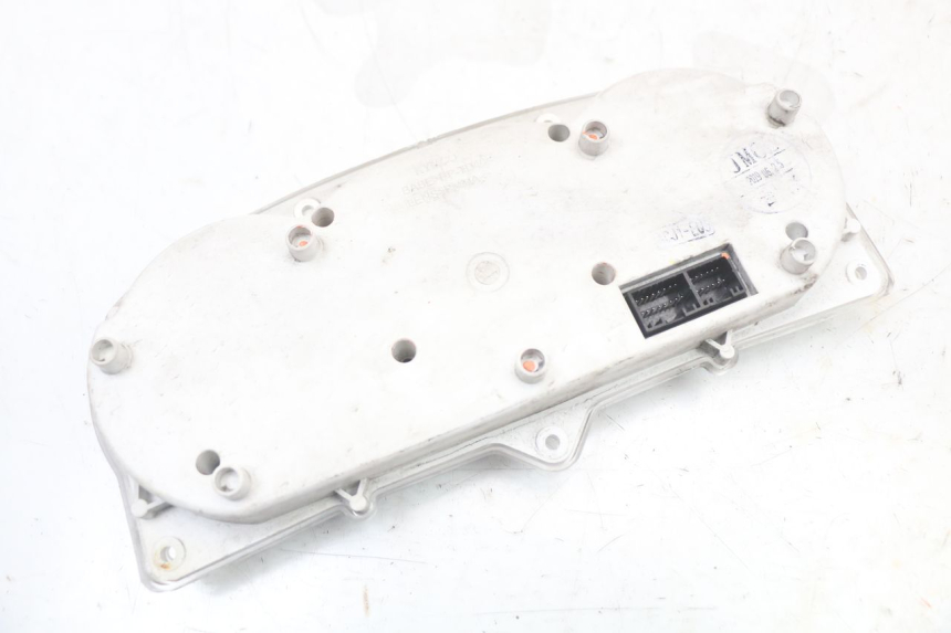 photo de SPEEDOMETER KYMCO X-TOWN XTOWN 125 (2016 - 2021) - Fixing points details