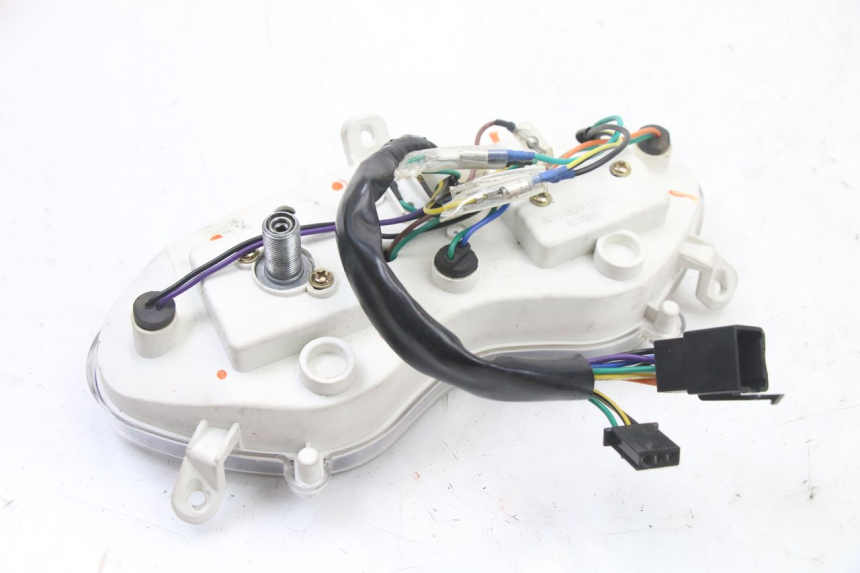 photo de SPEEDOMETER LONGJIA SHARPY 125 (2020 - 2024) - Fixing points details