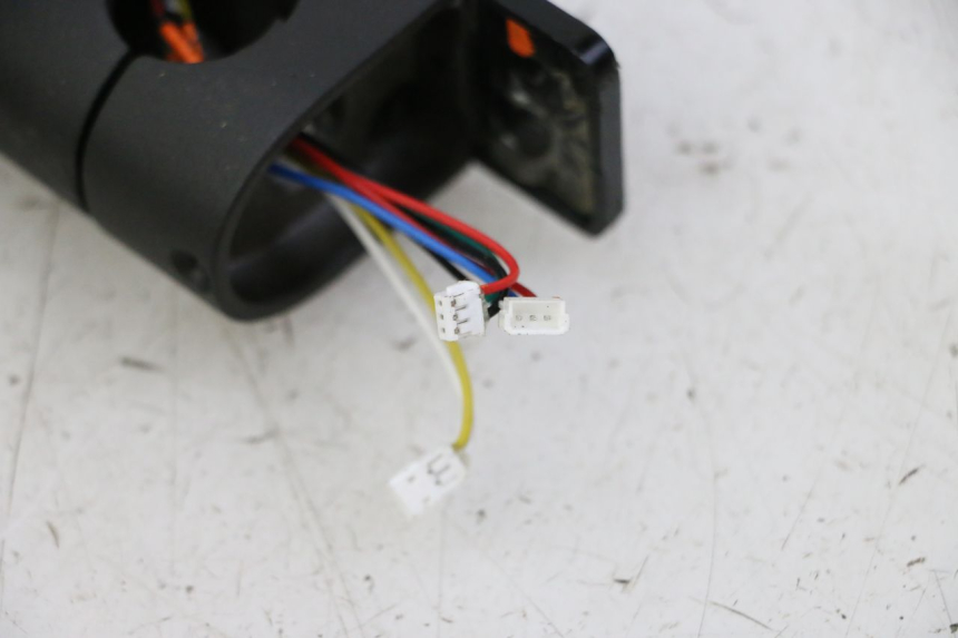 photo de SPEEDOMETER XIAOMI MI PRO 2 1 - Fixing points details