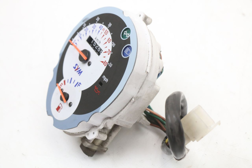 photo de SPEEDOMETER SYM MIO 50 (2005 - 2010) - Alternative perspective