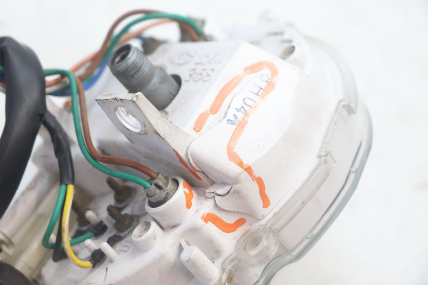 photo de SPEEDOMETER SYM MIO 50 (2005 - 2010) - Surface and material condition