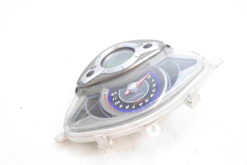 photo de SPEEDOMETER KYMCO MOVIE S 125 (2009 - 2018) - Fixing points details