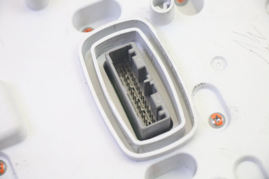 photo de SPEEDOMETER PIAGGIO MP3 HPE 350 (2018 - 2020) - Additional view of the item