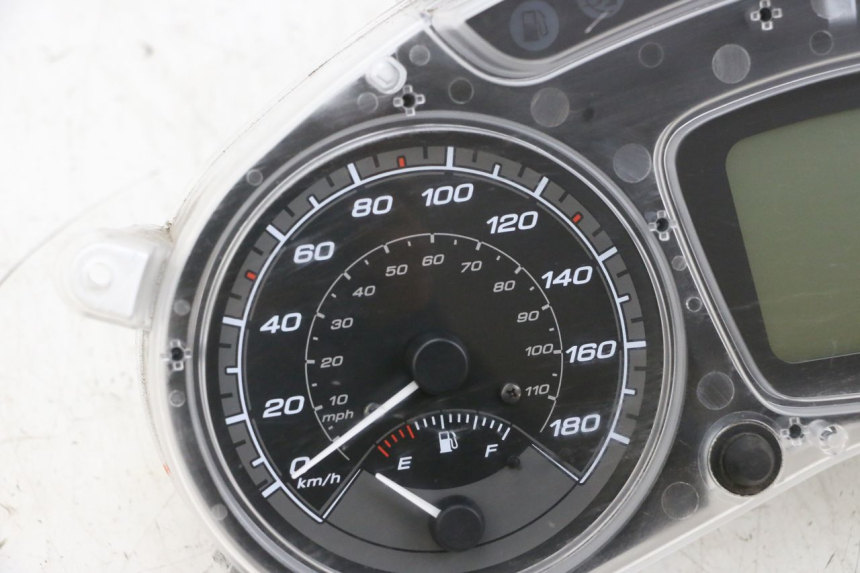 photo de SPEEDOMETER PIAGGIO MP3 HPE 300 (2019 - 2026) - Spare part profile view