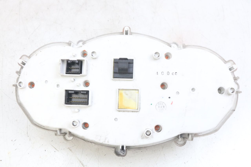 photo de SPEEDOMETER PIAGGIO MP3 LT 400 (2007 - 2012) - Fixing points details
