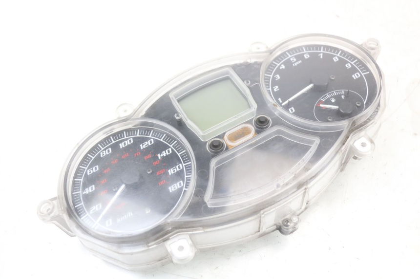 photo de SPEEDOMETER PIAGGIO MP3 LT 400 (2007 - 2012) - Surface and material condition