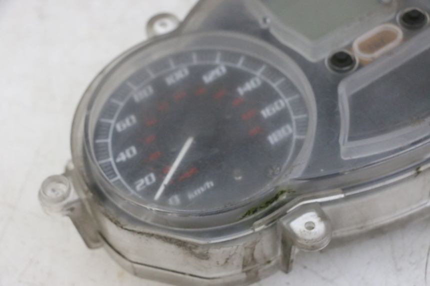 photo de SPEEDOMETER PIAGGIO MP3 LT 400 (2007 - 2012) - Detailed visual inspection