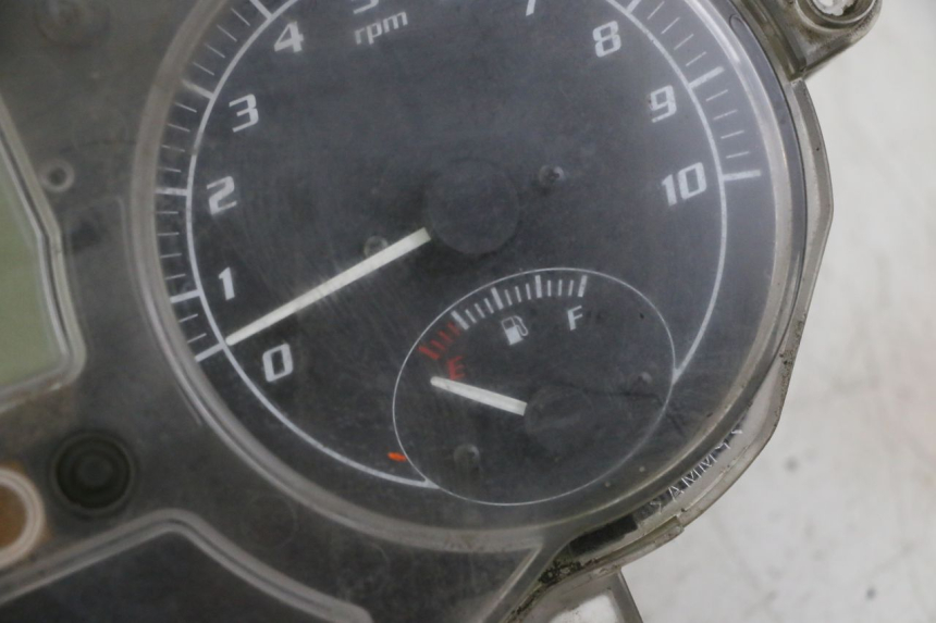 photo de SPEEDOMETER PIAGGIO MP3 LT 400 (2007 - 2012) - Focus on structure
