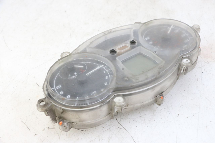 photo de SPEEDOMETER PIAGGIO MP3 LT 400 (2007 - 2012) - Zoom on usage condition