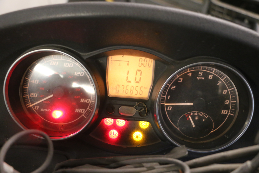 photo de SPEEDOMETER PIAGGIO MP3 LT 400 (2007 - 2012) - Zoom on usage condition