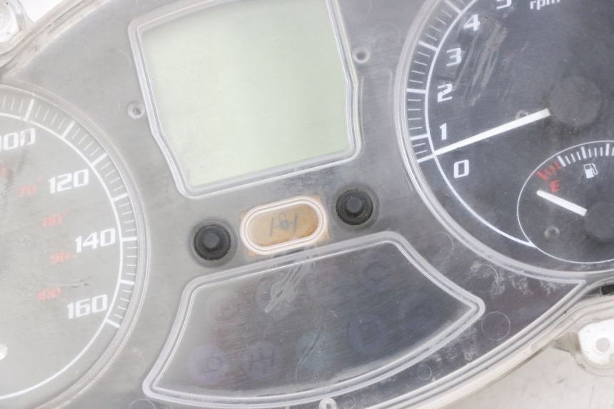 photo de SPEEDOMETER PIAGGIO MP3 LT 300 (2010 - 2016) - Distinctive features