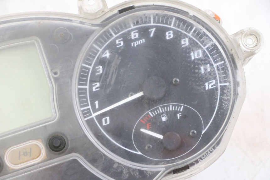photo de SPEEDOMETER PIAGGIO MP3 LT 300 (2010 - 2016) - High-resolution close-up