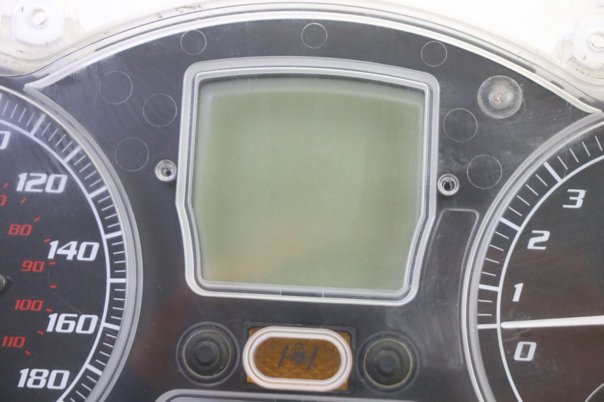photo de SPEEDOMETER PIAGGIO MP3 LT 400 (2007 - 2012) - Alternative perspective