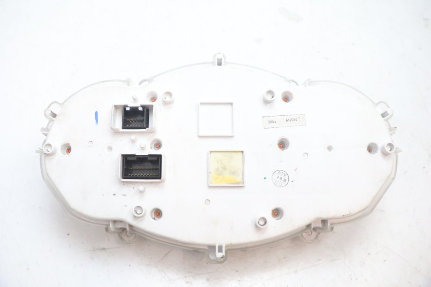 photo de SPEEDOMETER PIAGGIO MP3 LT 300 (2010 - 2016) - Fixing points details