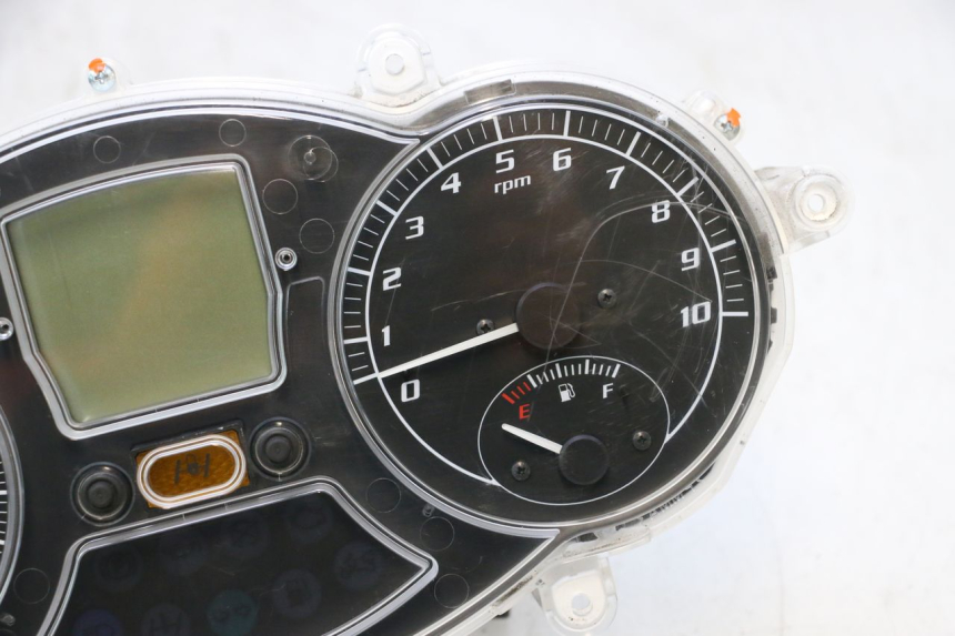 photo de SPEEDOMETER PIAGGIO MP3 LT 400 (2007 - 2012) - High-resolution close-up