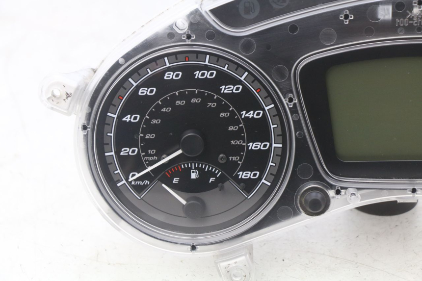 photo de SPEEDOMETER PIAGGIO MP3 500 (2014 - 2017) - High-resolution close-up