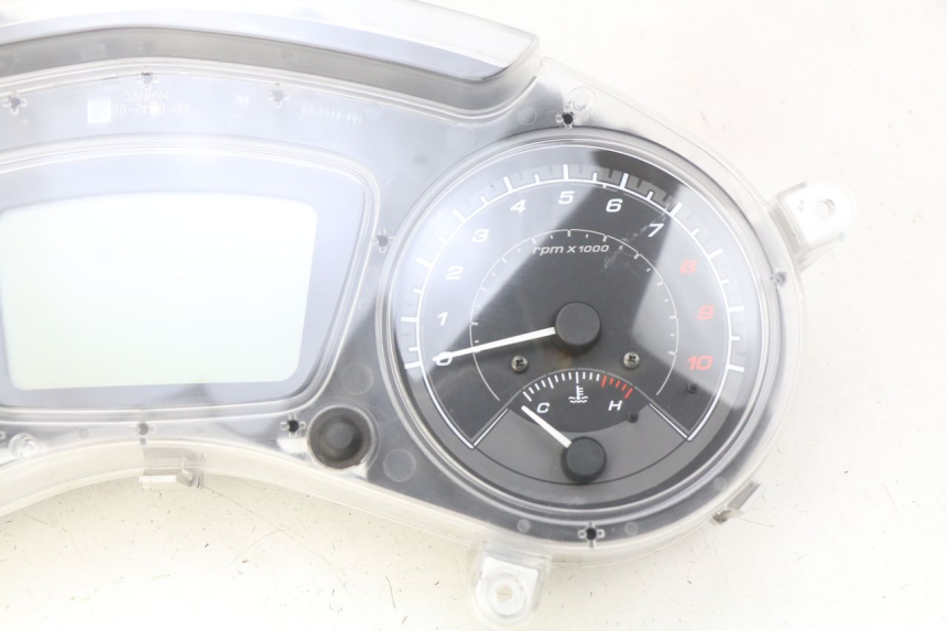 photo de SPEEDOMETER PIAGGIO MP3 500 (2014 - 2017) - Detailed visual inspection