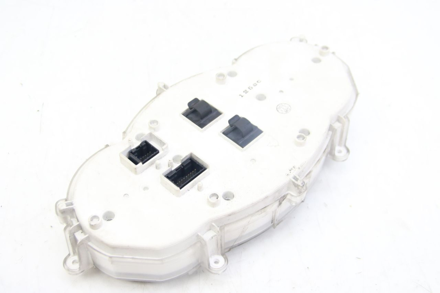 photo de SPEEDOMETER PIAGGIO MP3 125 (2006 - 2014) - Fixing points details