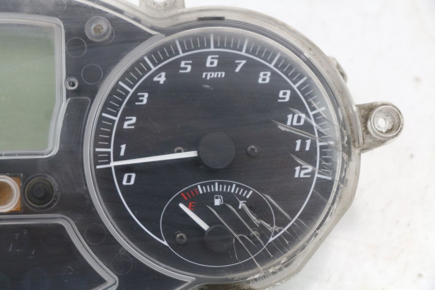 photo de SPEEDOMETER PIAGGIO MP3 125 (2006 - 2014) - Technical close-up