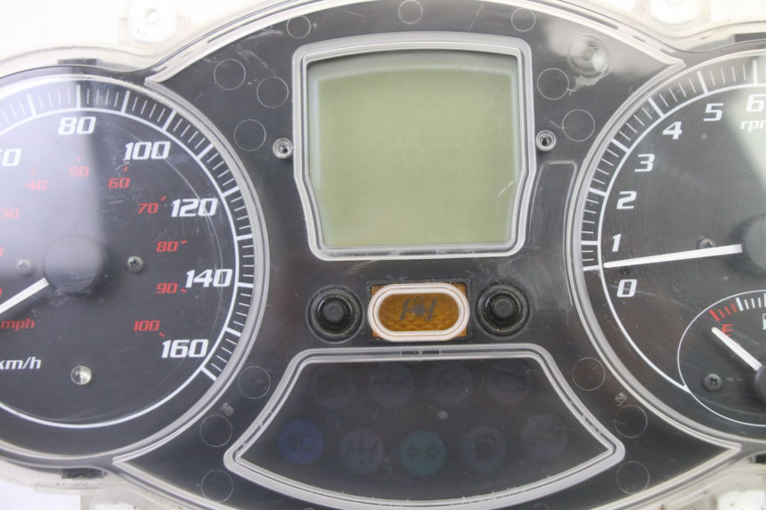 photo de SPEEDOMETER PIAGGIO MP3 RL 250 (2006 - 2010) - Alternative perspective