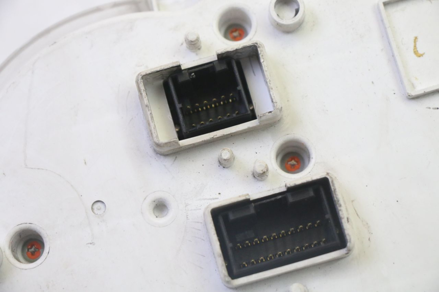 photo de SPEEDOMETER PIAGGIO MP3 500 (2011 - 2015) - Distinctive features