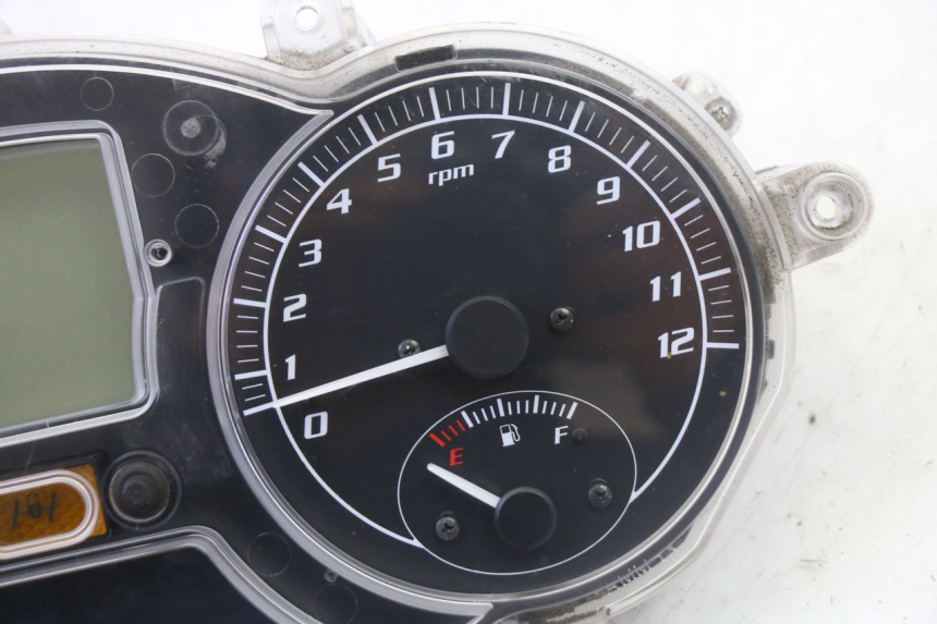 photo de SPEEDOMETER PIAGGIO MP3 125 (2006 - 2014) - Technical close-up