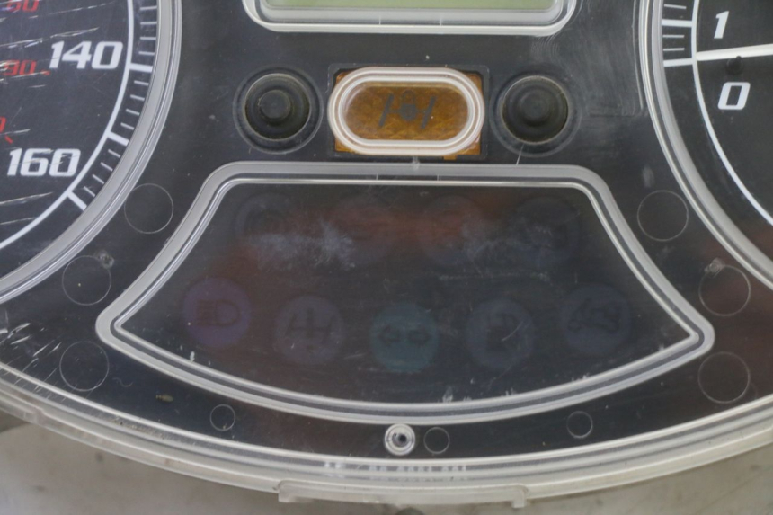 photo de SPEEDOMETER PIAGGIO MP3 RL 250 (2006 - 2010) - Alternative perspective