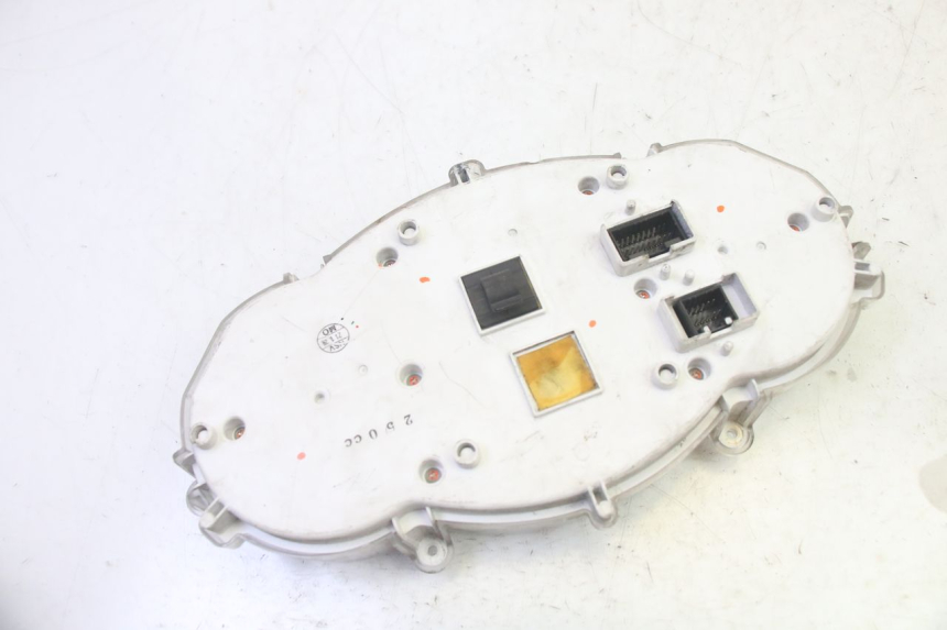 photo de SPEEDOMETER PIAGGIO MP3 RL 250 (2006 - 2010) - Markings and original references