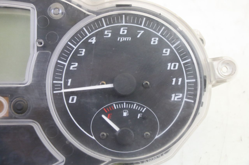photo de SPEEDOMETER PIAGGIO MP3 RL 250 (2006 - 2010) - Technical close-up