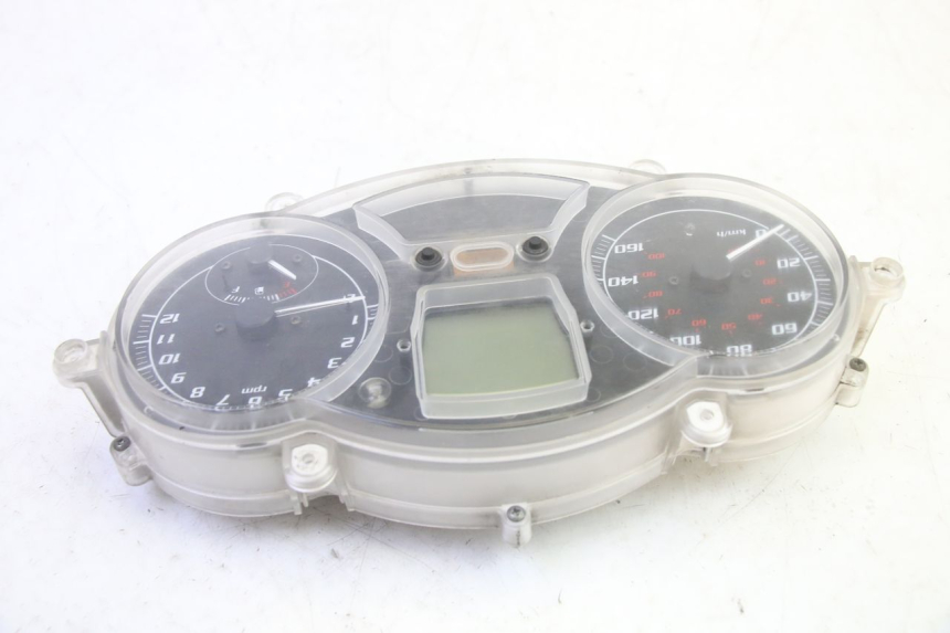 photo de SPEEDOMETER PIAGGIO MP3 RL 250 (2006 - 2010) - Surface and material condition