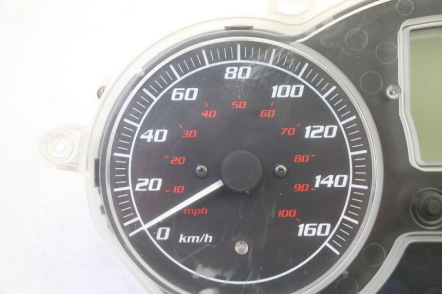 photo de SPEEDOMETER PIAGGIO MP3 RL 250 (2006 - 2010) - Alternative perspective