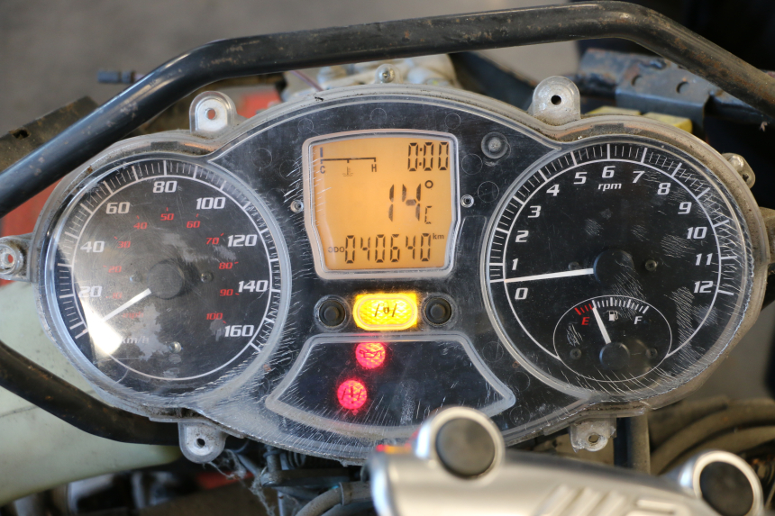 photo de SPEEDOMETER PIAGGIO MP3 RL 250 (2006 - 2010) - Zoom on usage condition