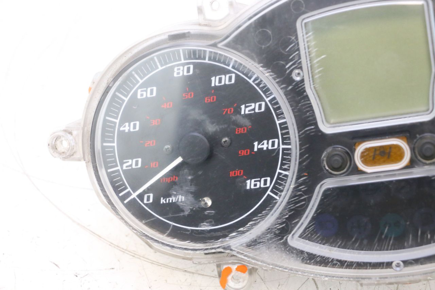 photo de SPEEDOMETER PIAGGIO MP3 RL 250 (2006 - 2010) - Zoom on usage condition