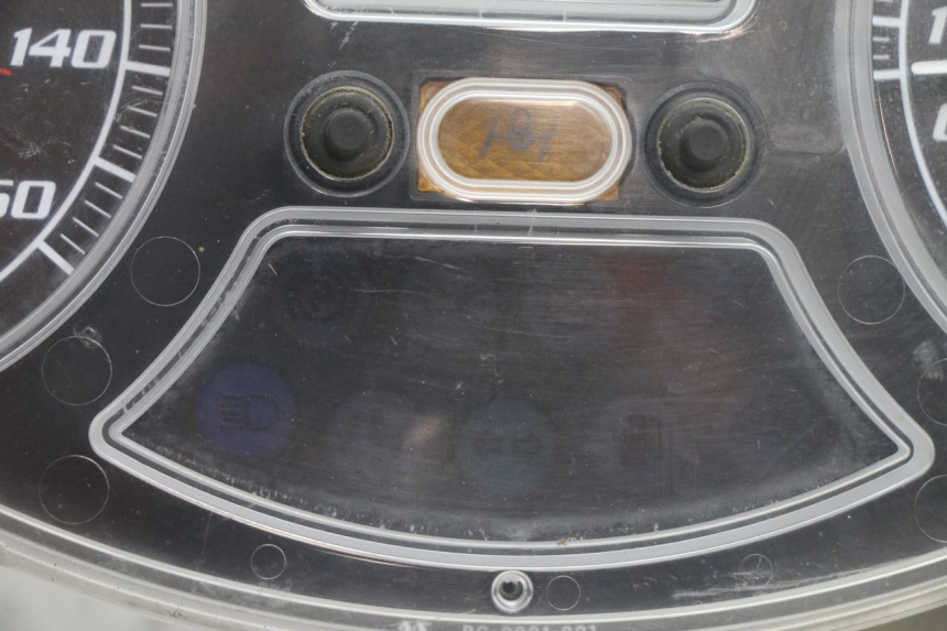 photo de SPEEDOMETER PIAGGIO MP3 125 (2006 - 2014) - Alternative perspective