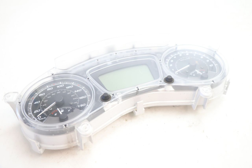 photo de SPEEDOMETER PIAGGIO MP3 500 (2016 - 2018) - Fixing points details
