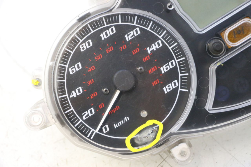 photo de SPEEDOMETER PIAGGIO MP3 500 (2011 - 2015) - Focus on structure