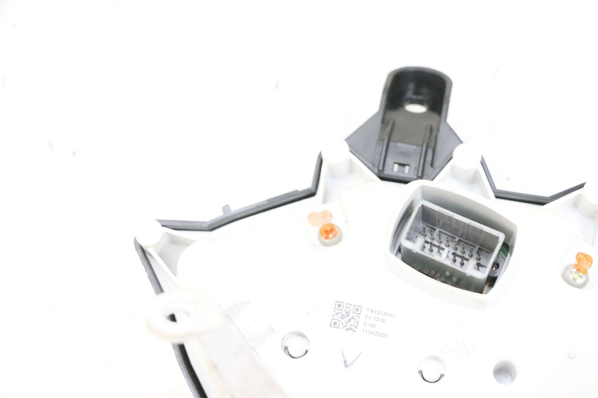 photo de SPEEDOMETER YAMAHA NEO'S CORE 1 (2022 - 2026) - Fixing points details