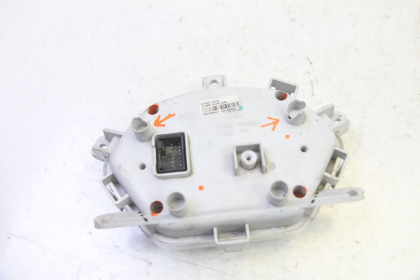 photo de SPEEDOMETER KYMCO LIKE 4T 50 (2019 - 2025) - Surface and material condition